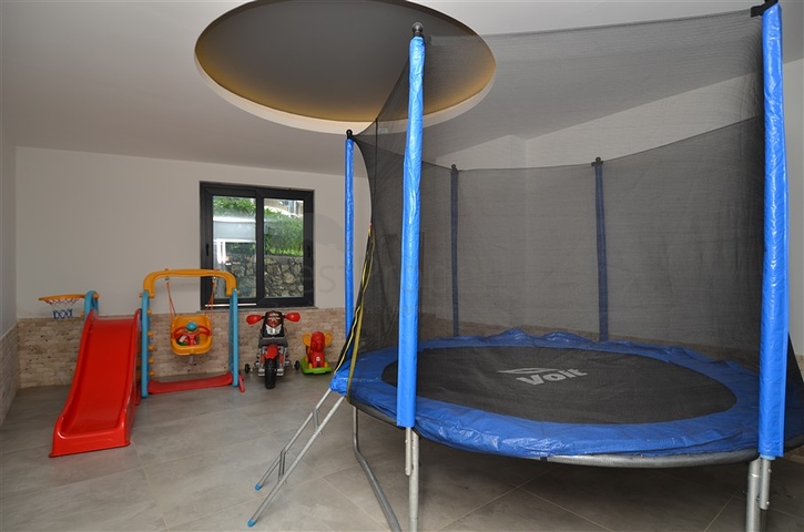 شقة فاخرة باطلالة بحرية ضمن مجمع سكني خمس نجوم في كار جي جاك / الانيا 