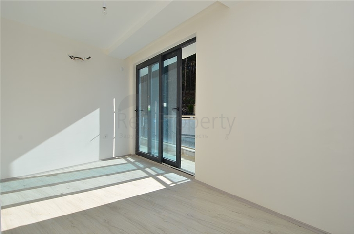 شقة فاخرة باطلالة بحرية ضمن مجمع سكني خمس نجوم في كار جي جاك / الانيا 