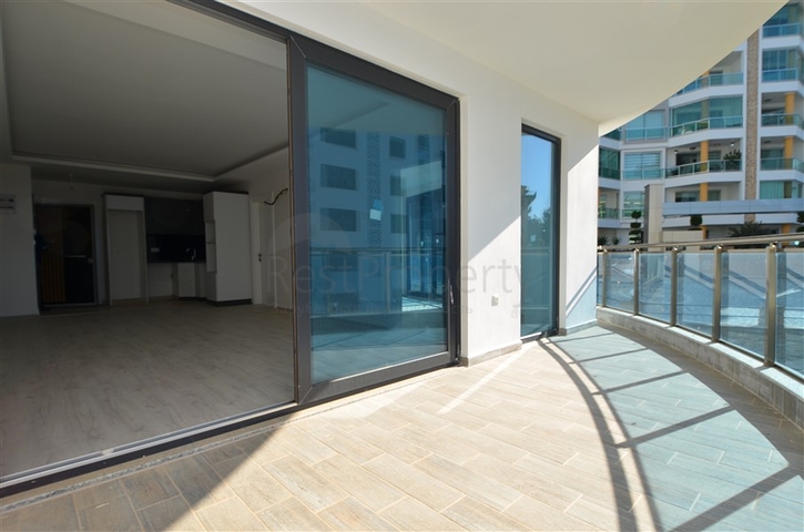 شقة فاخرة باطلالة بحرية ضمن مجمع سكني خمس نجوم في كار جي جاك / الانيا 