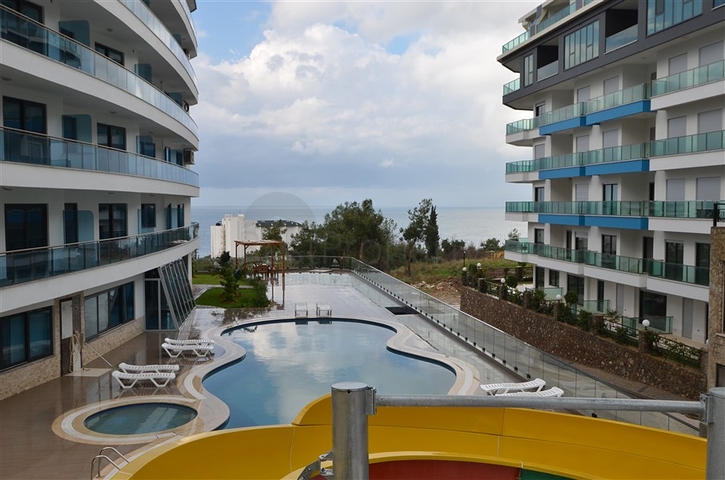 شقة فاخرة باطلالة بحرية ضمن مجمع سكني خمس نجوم في كار جي جاك / الانيا 