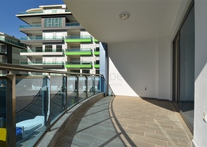 شقة فاخرة باطلالة بحرية ضمن مجمع سكني خمس نجوم في كار جي جاك / الانيا 