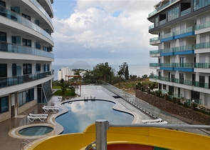 شقة فاخرة باطلالة بحرية ضمن مجمع سكني خمس نجوم في كار جي جاك / الانيا 