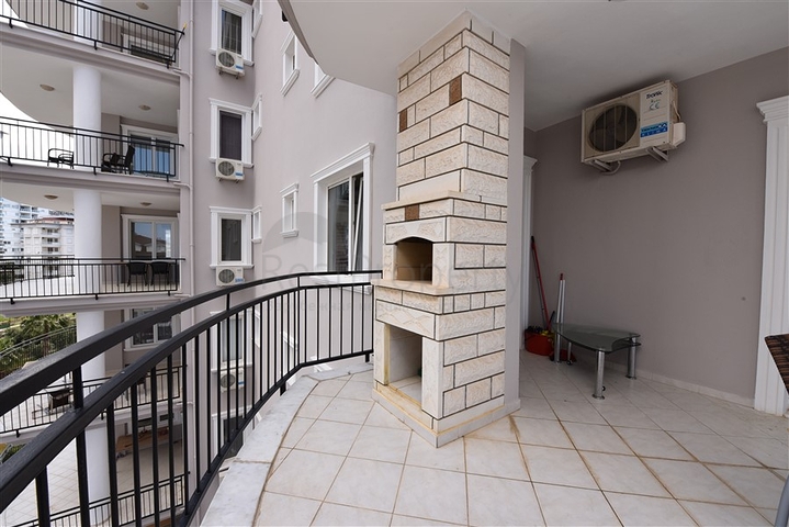 شقة مفروشة للبيع ضمن مجمع سكني في توسمور / الانيا 