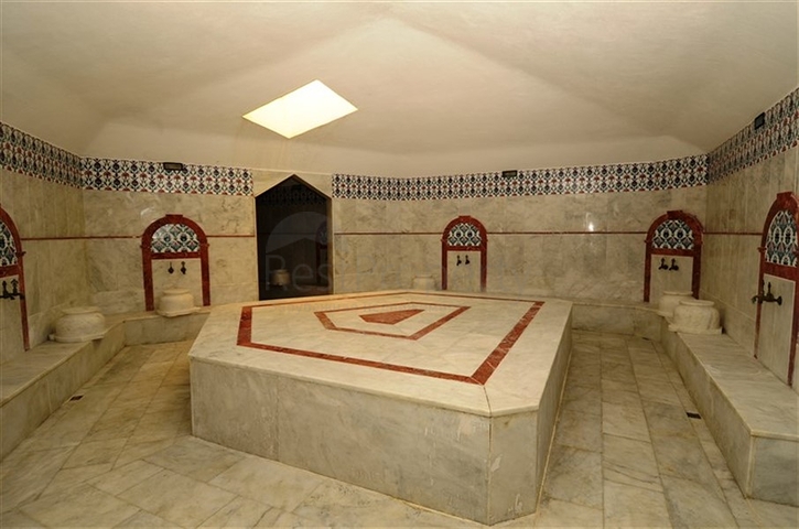 شقة مفروشة للبيع ضمن مجمع سكني في توسمور / الانيا 