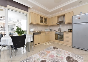 شقة مفروشة للبيع ضمن مجمع سكني في توسمور / الانيا 