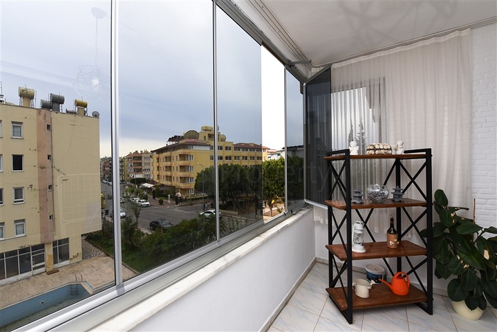 شقة مؤثثة في منطقة حيوية في اوبا 