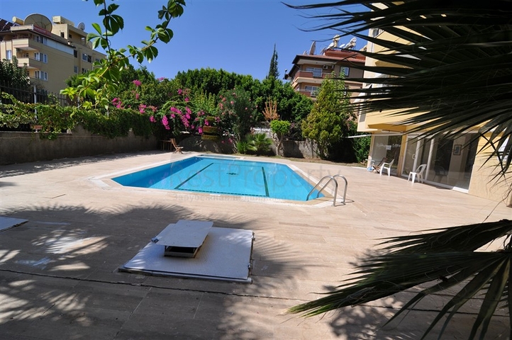 شقة مؤثثة في منطقة حيوية في اوبا 