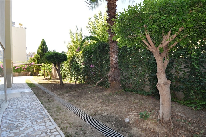 شقة مؤثثة في منطقة حيوية في اوبا 