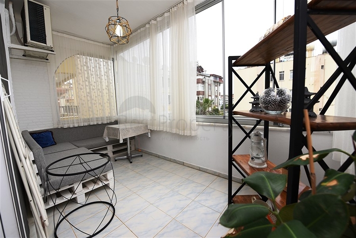 شقة مؤثثة في منطقة حيوية في اوبا 