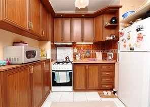 شقة مؤثثة في منطقة حيوية في اوبا 