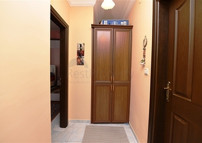 شقة مؤثثة في منطقة حيوية في اوبا 