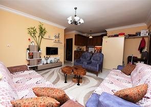 شقة مؤثثة في منطقة حيوية في اوبا 