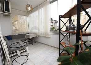 شقة مؤثثة في منطقة حيوية في اوبا 