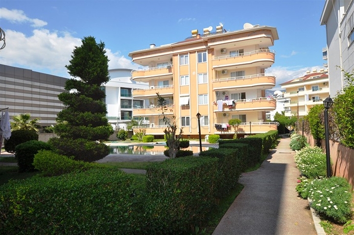 شقة للبيع في الانيا - اوبا ، ضمن منطقة حيوية قريبة من البحر 