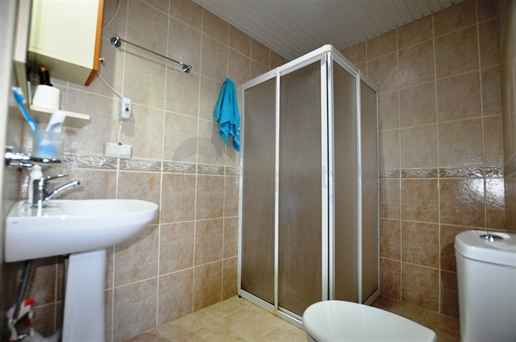 شقة للبيع في الانيا - اوبا ، ضمن منطقة حيوية قريبة من البحر 