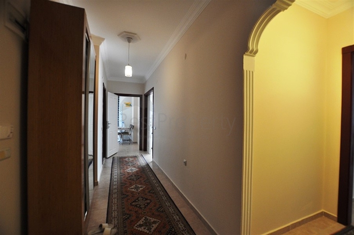 شقة للبيع في الانيا - اوبا ، ضمن منطقة حيوية قريبة من البحر 