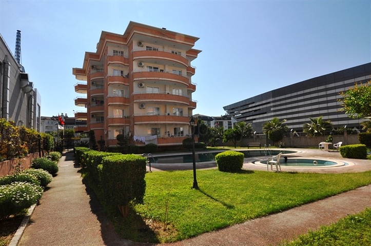 شقة للبيع في الانيا - اوبا ، ضمن منطقة حيوية قريبة من البحر 