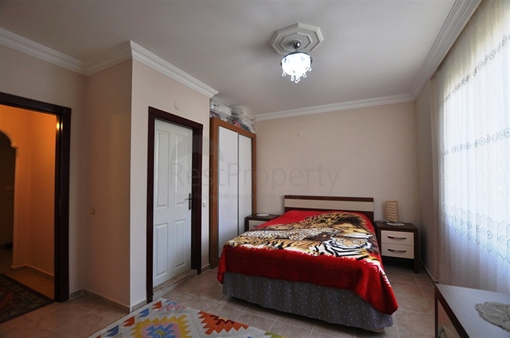 شقة للبيع في الانيا - اوبا ، ضمن منطقة حيوية قريبة من البحر 