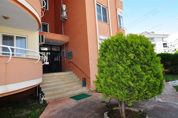 شقة للبيع في الانيا - اوبا ، ضمن منطقة حيوية قريبة من البحر 