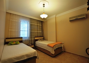 شقة للبيع في الانيا - اوبا ، ضمن منطقة حيوية قريبة من البحر 