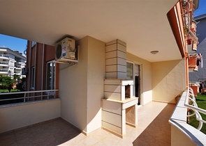 شقة للبيع في الانيا - اوبا ، ضمن منطقة حيوية قريبة من البحر 