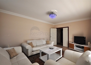 شقة للبيع في الانيا - اوبا ، ضمن منطقة حيوية قريبة من البحر 