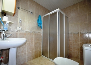 شقة للبيع في الانيا - اوبا ، ضمن منطقة حيوية قريبة من البحر 