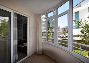 شقة للبيع في الانيا - اوبا ، ضمن منطقة حيوية قريبة من البحر 