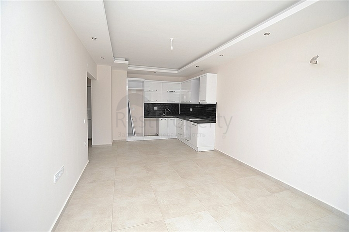 ضمن مجمع فاخر - شقة غرفة نوم وصالة للبيع في اوبا / الانيا 