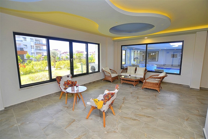 ضمن مجمع فاخر - شقة غرفة نوم وصالة للبيع في اوبا / الانيا 