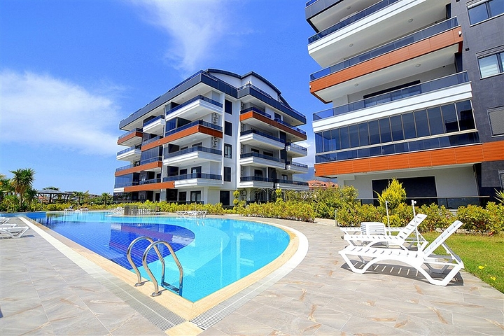 ضمن مجمع فاخر - شقة غرفة نوم وصالة للبيع في اوبا / الانيا 