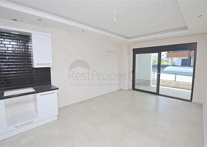 ضمن مجمع فاخر - شقة غرفة نوم وصالة للبيع في اوبا / الانيا 