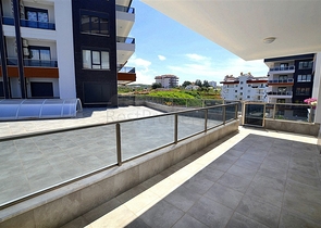 ضمن مجمع فاخر - شقة غرفة نوم وصالة للبيع في اوبا / الانيا 