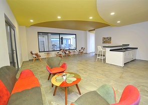 ضمن مجمع فاخر - شقة غرفة نوم وصالة للبيع في اوبا / الانيا 