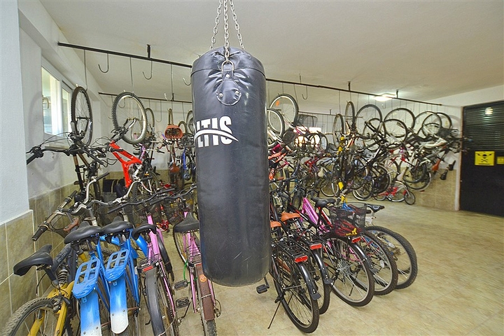 شقة ثلاث غرف وصالة دوبلكس مؤثثة - ضمن مجمع سكني في مهموتلار / الانيا 