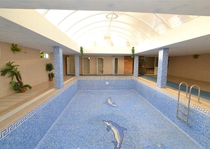 شقة ثلاث غرف وصالة دوبلكس مؤثثة - ضمن مجمع سكني في مهموتلار / الانيا 