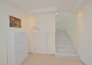 شقة ثلاث غرف وصالة دوبلكس مؤثثة - ضمن مجمع سكني في مهموتلار / الانيا 