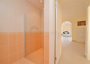 شقة ثلاث غرف وصالة دوبلكس مؤثثة - ضمن مجمع سكني في مهموتلار / الانيا 