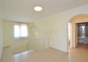 شقة ثلاث غرف وصالة دوبلكس مؤثثة - ضمن مجمع سكني في مهموتلار / الانيا 