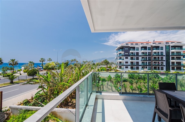 على البحر مباشرة - مشروع سكني قيد الانشاء مع امكانية التقسيط - في كاستل / الانيا 