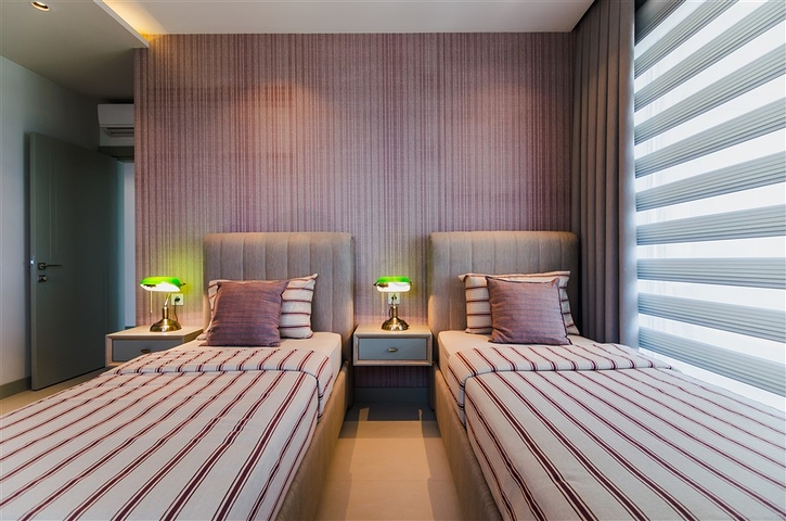 على البحر مباشرة - مشروع سكني قيد الانشاء مع امكانية التقسيط - في كاستل / الانيا 