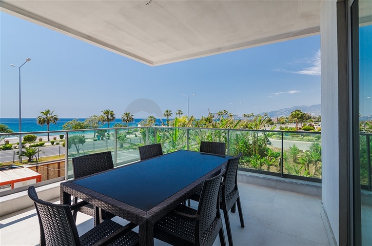 على البحر مباشرة - مشروع سكني قيد الانشاء مع امكانية التقسيط - في كاستل / الانيا 