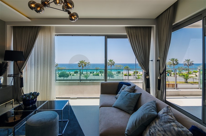 على البحر مباشرة - مشروع سكني قيد الانشاء مع امكانية التقسيط - في كاستل / الانيا 