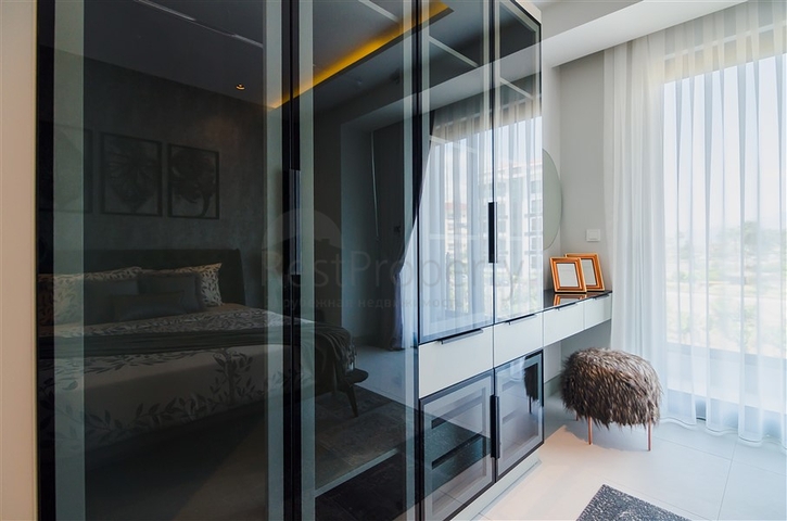 على البحر مباشرة - مشروع سكني قيد الانشاء مع امكانية التقسيط - في كاستل / الانيا 