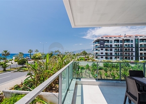 على البحر مباشرة - مشروع سكني قيد الانشاء مع امكانية التقسيط - في كاستل / الانيا 