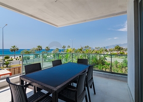 على البحر مباشرة - مشروع سكني قيد الانشاء مع امكانية التقسيط - في كاستل / الانيا 