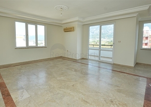 شقة عائلية واسعة ضمن مجمع سكني بسعر مميز جدا -في مهموتلار - الانيا 