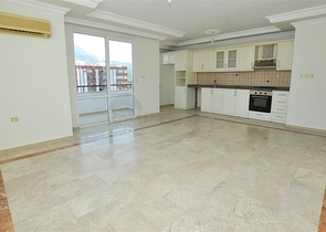 شقة عائلية واسعة ضمن مجمع سكني بسعر مميز جدا -في مهموتلار - الانيا 