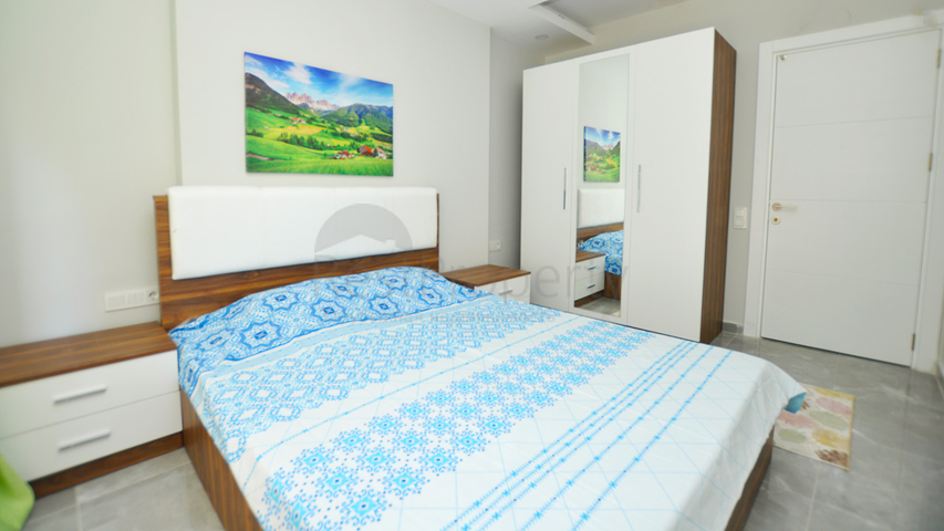 ضمن مجمع سكني حديث - غرفة نوم وصالة مؤثثة في مهموتلار