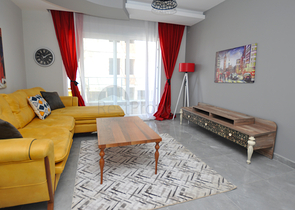 ضمن مجمع سكني حديث - غرفة نوم وصالة مؤثثة في مهموتلار